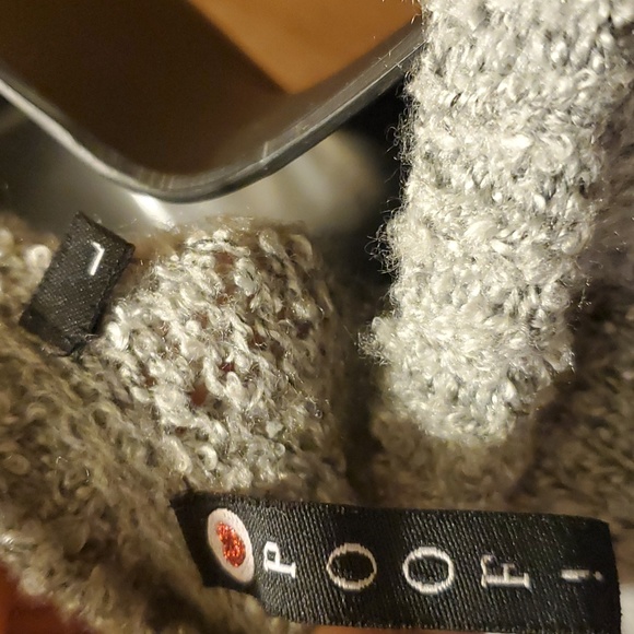 Poof sweater - Picture 3 of 3